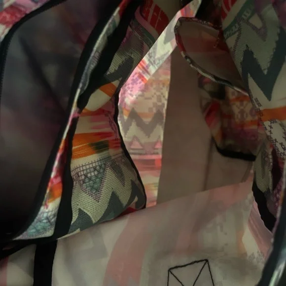 The North Face Laryssa Gym Tote Bag Aztec Bright Multi Color - Picture 4 of 4